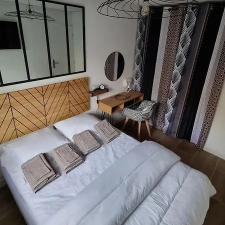 Apartment 400m De La *